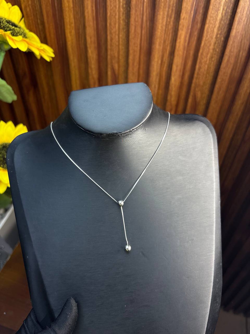 Drop ball necklace